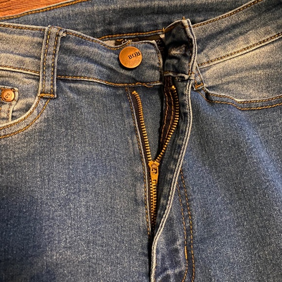 Distressed High Waist Jeans - Picture 4 of 6